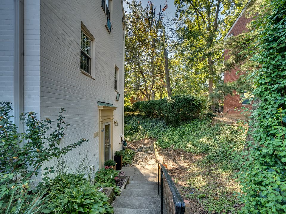 1st image of 1628 Ripon Pl