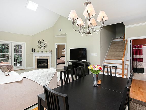 3rd image of 709 Quiet Woods Pl