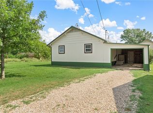 107 W Commerce St, Leroy, TX 76654