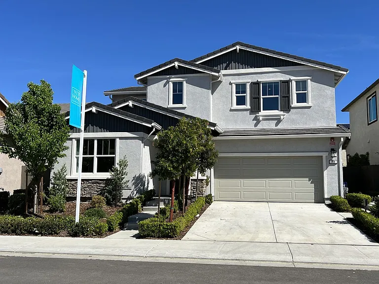 809 Cosmos Dr — Photo 1