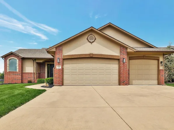 606 Stone Gate Cir, Augusta, KS 67010