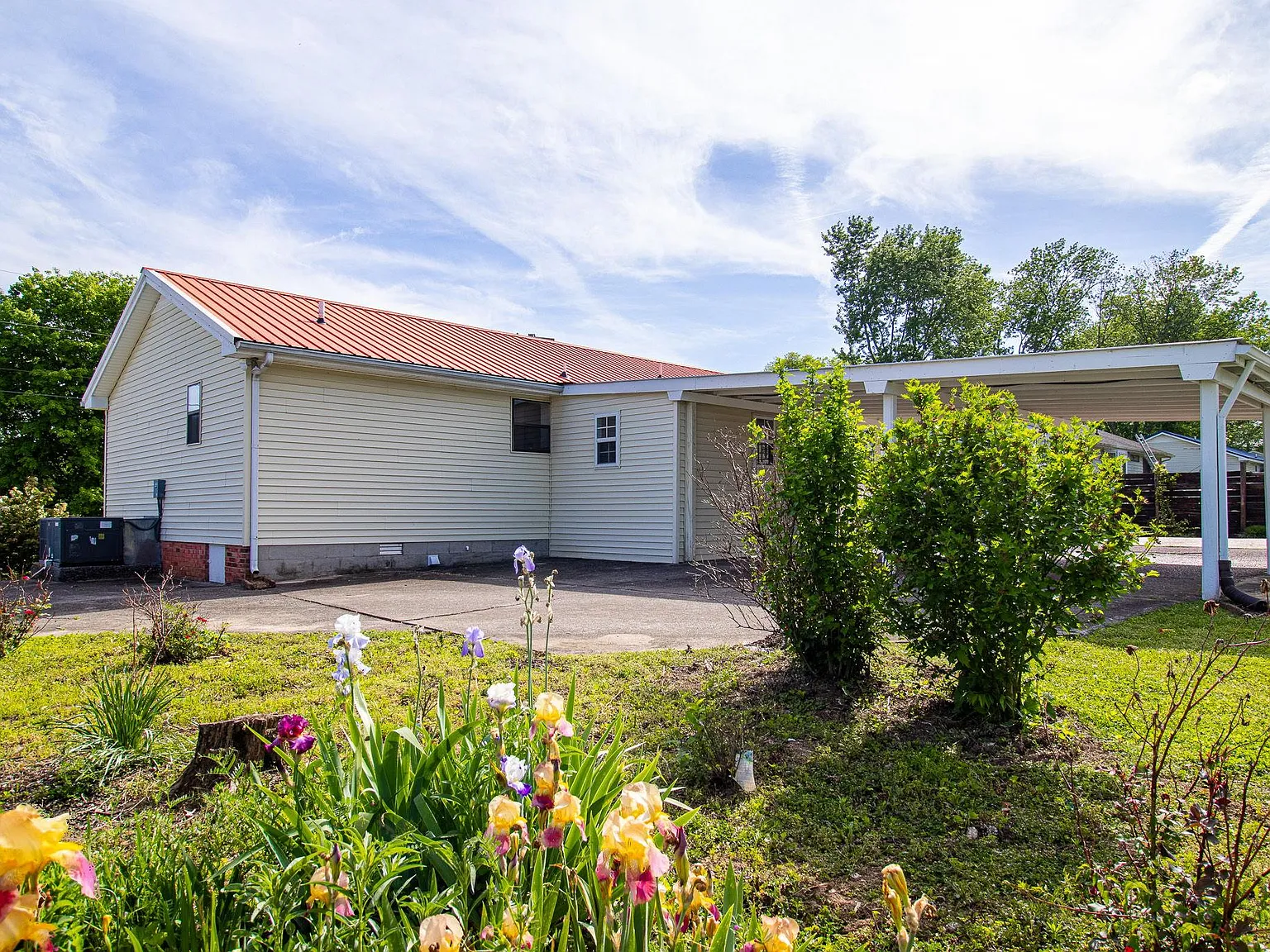 3 bed, 1292 sqft, $1,850 — Photo 4