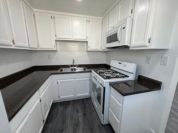 2nd image of 2056 1/2 W 67th St