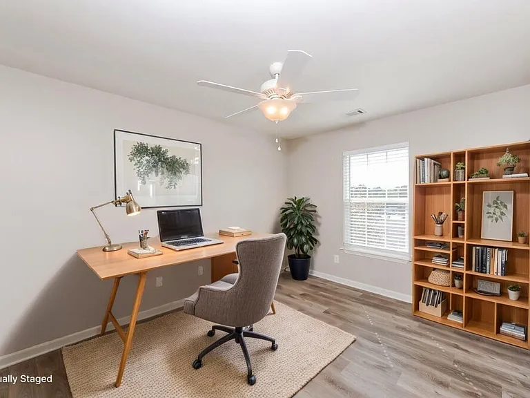 122 Village Pkwy — Photo 16