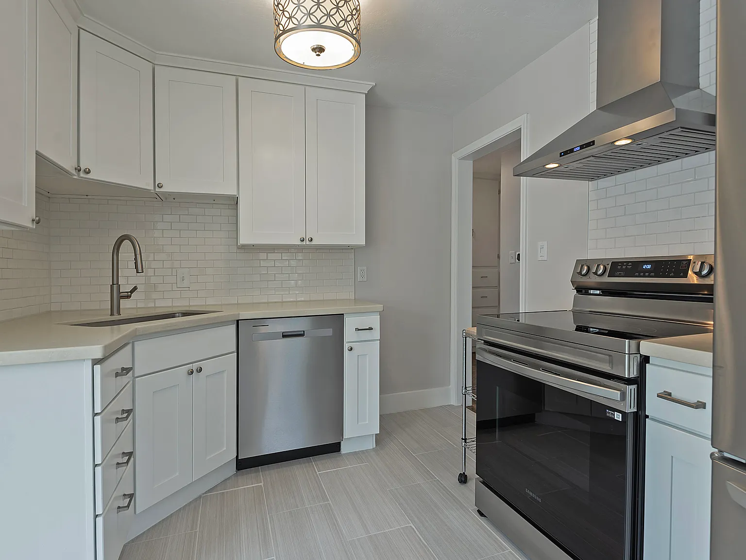 4 bed, 1688 sqft, $3,500 — Photo 2