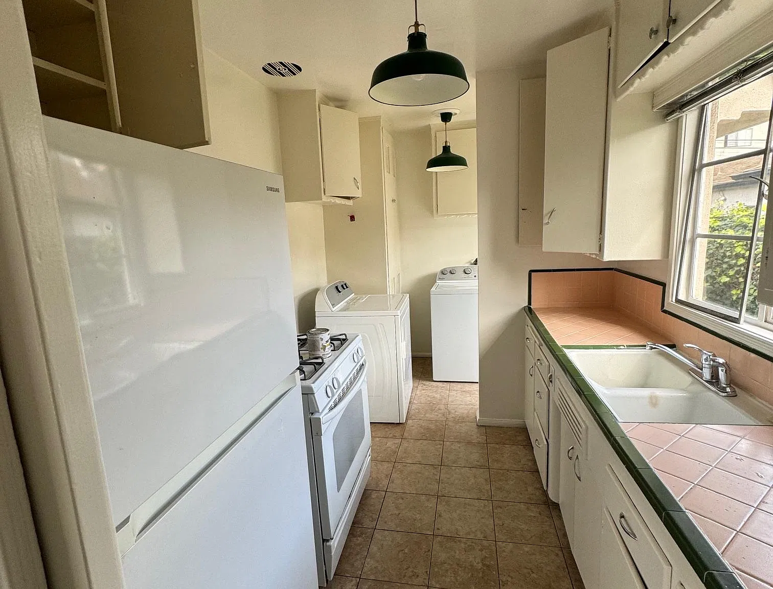 2 bed, 1621 sqft, $3,450 — Photo 4