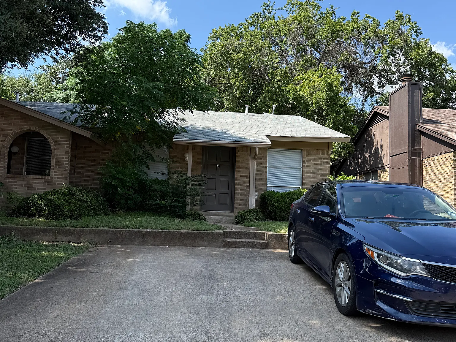 2 bed, 1.5 bath, 905 sqft, $1,395 — Photo 2