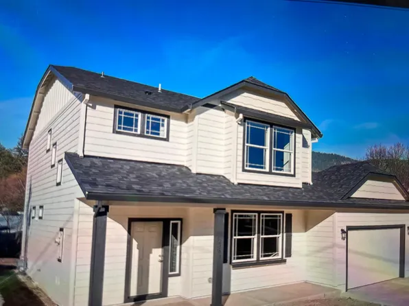 2363 NW Highland Ave, Grants Pass, OR 97526