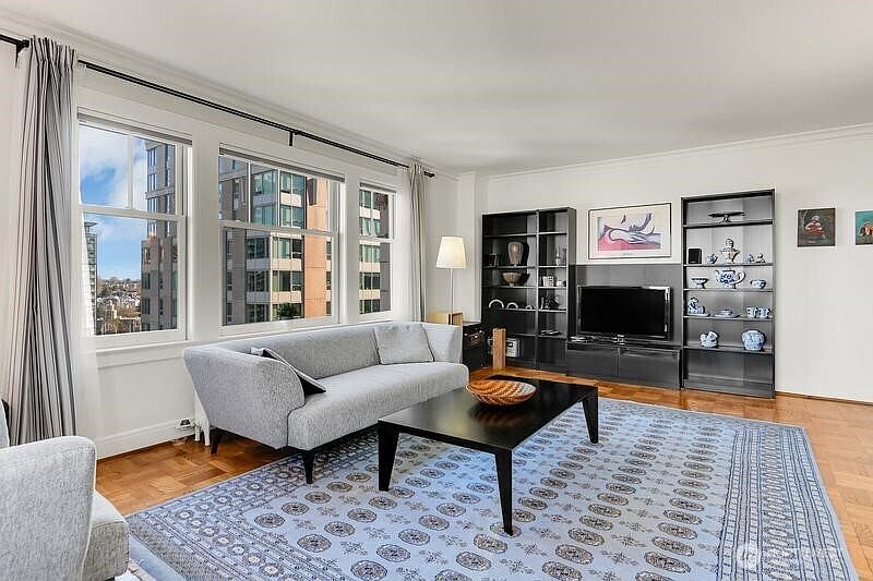 4th image of 1017 Minor Avenue #1303