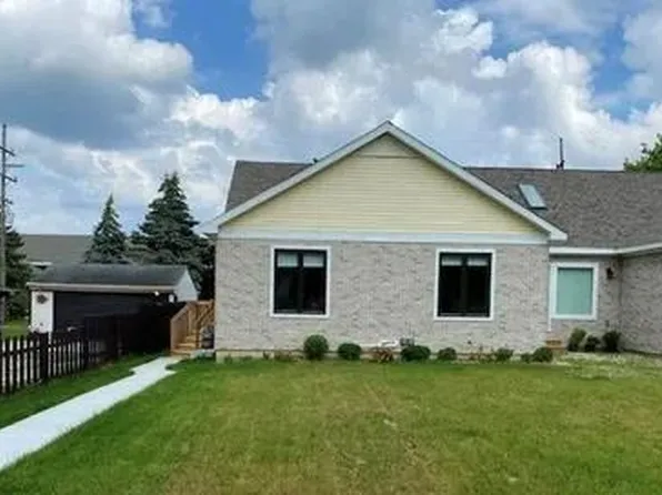 3121 Cherry Tree Ln, Ann Arbor, MI 48108