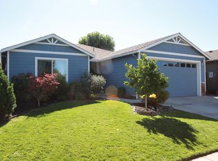 330 Roundgate Dr, Medford, OR 97501