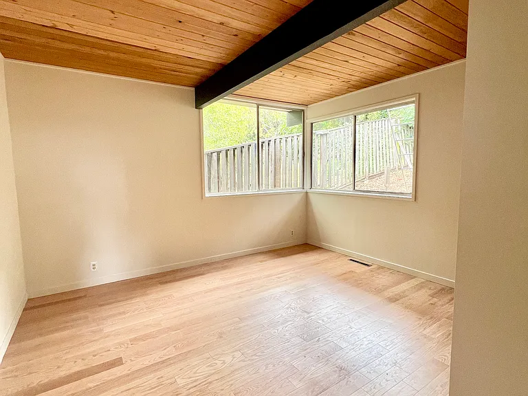 1465 Scenic Ave — Photo 2