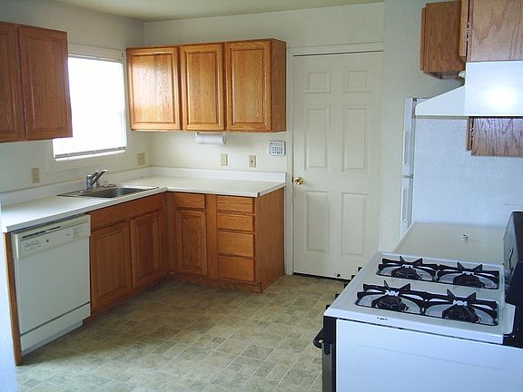 2nd image of 141 Hogan Ave