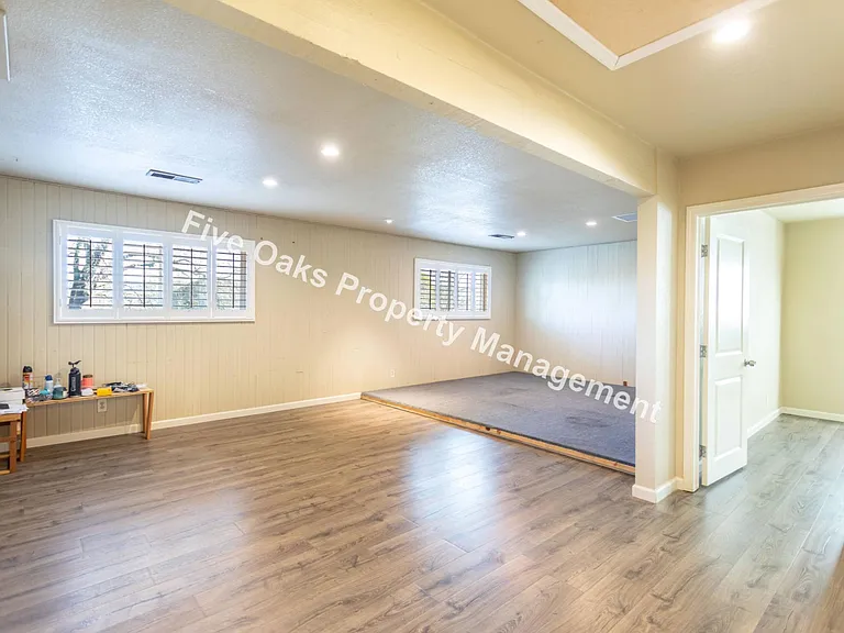 2815 Stanford Ln — Photo 20