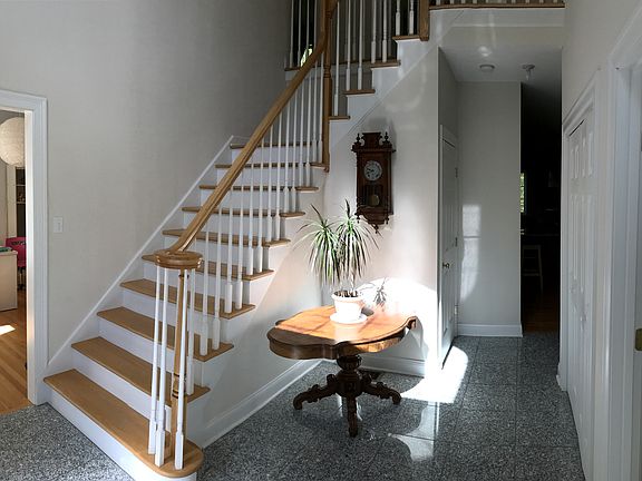 4th image of 138 Ravenwood Dr