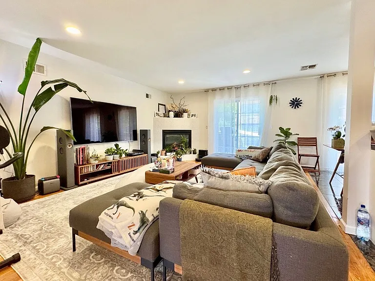 15 Daniella Ct #MAIN — Photo 2