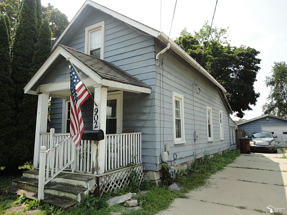 4th image of 902 E Elm Ave