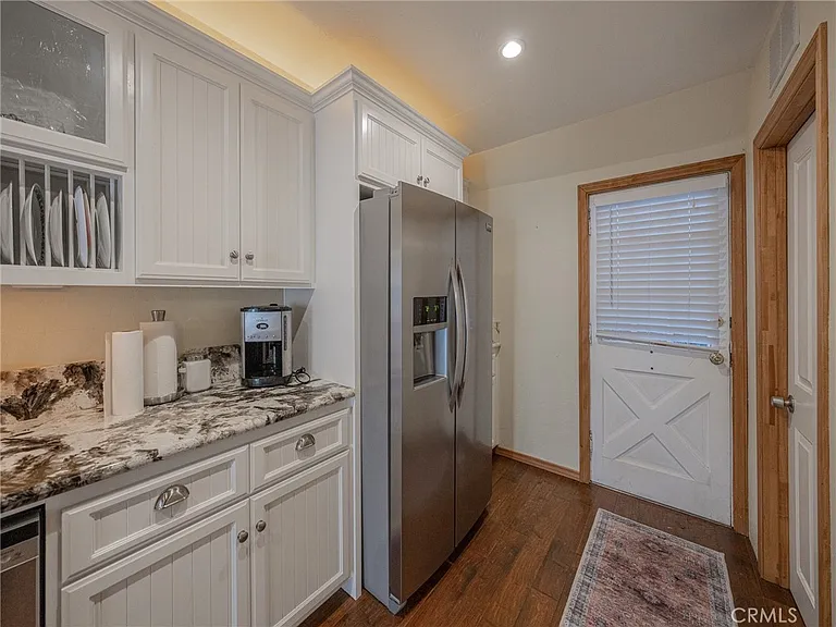 233 Corona Cir — Photo 9