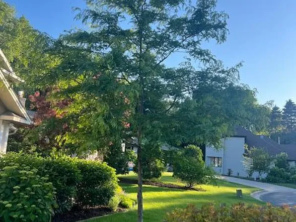 912 Adeline Ct, Mendota Heights, MN 55118