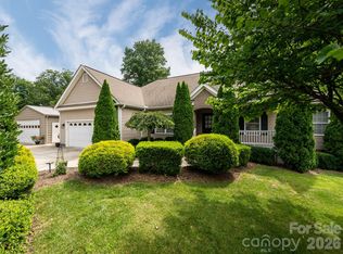 125 Craggy St, Black Mountain, NC 28711