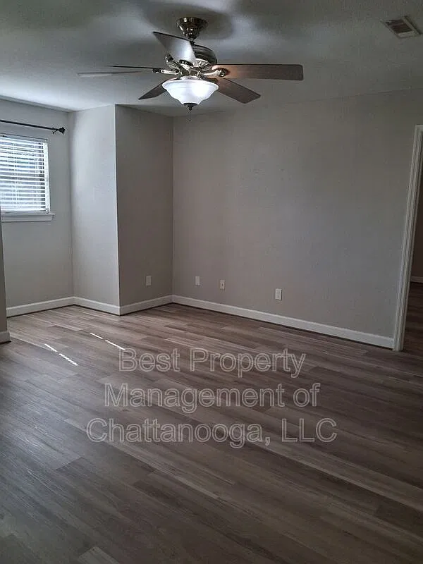 2 bed, 1.0 bath, 860 sqft, $1,350 — Photo 2