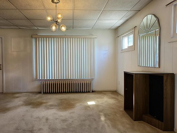 5th image of 441 Bramhall Ave