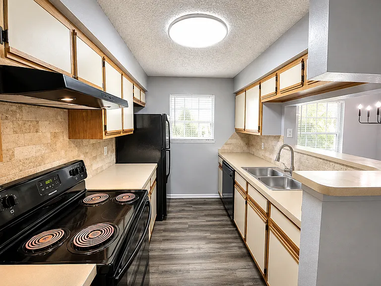 234 Afton Sq — Photo 6