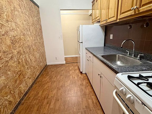 4th image of 33-78 11th St #3