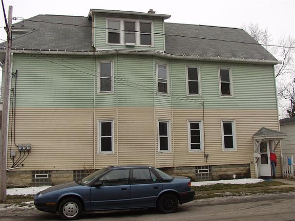 2nd image of 95 Victory Ave APT 1