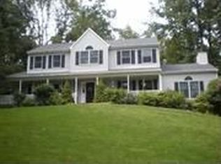 13 Hickory Ridge Dr, Asbury, NJ 08802