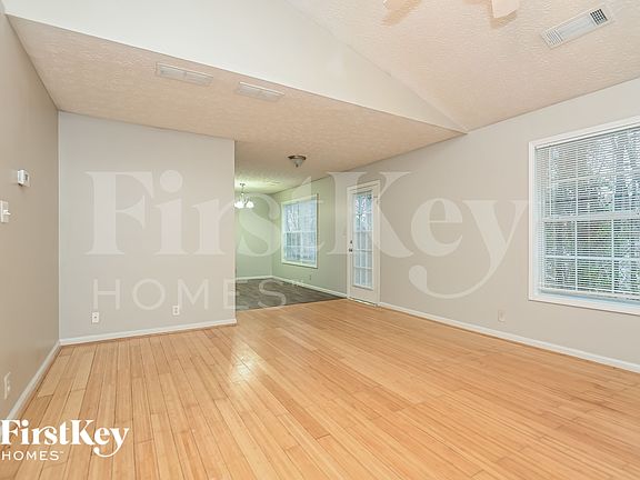 4th image of 1049 Megan Ct