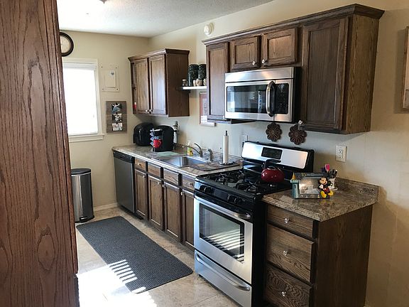 5th image of 1406 E 38th Pl Unit A