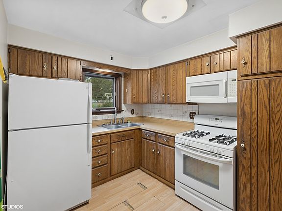 3rd image of 1248 Boeger Ave