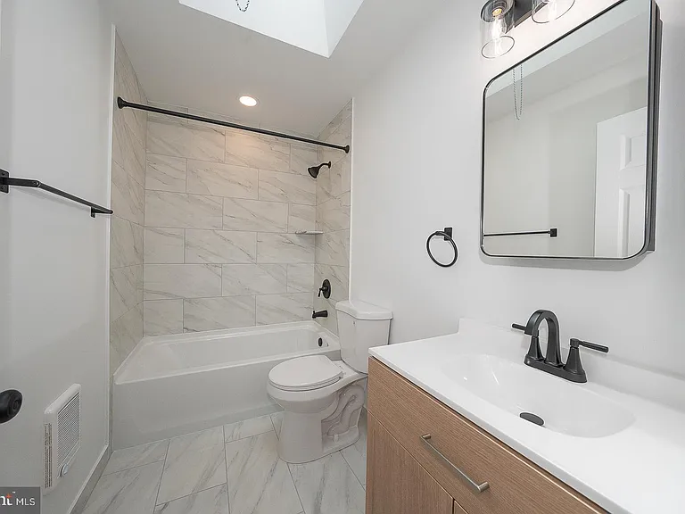 8602 Rugby St — Photo 17