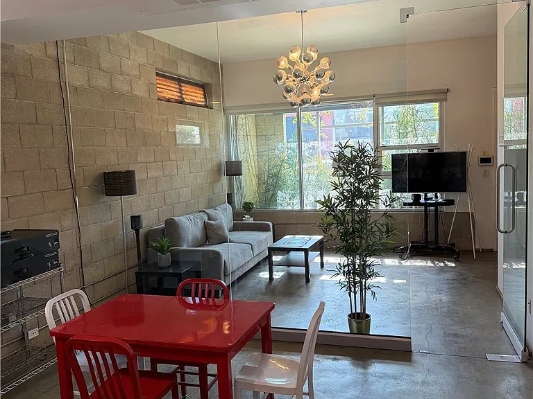 6615 Melrose Ave #1 — Photo 4