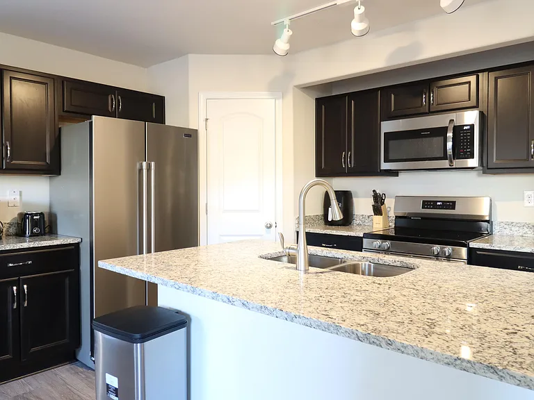 13416 Alpine Dr — Photo 3