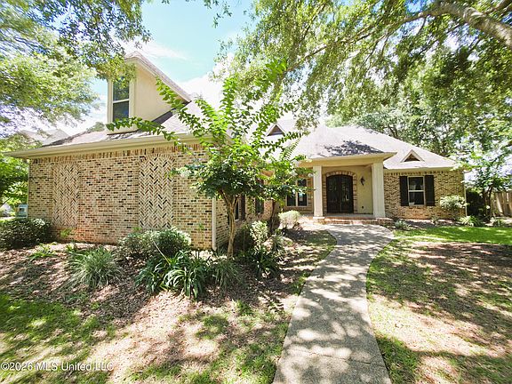 3rd image of 3024 Oakleigh Cir