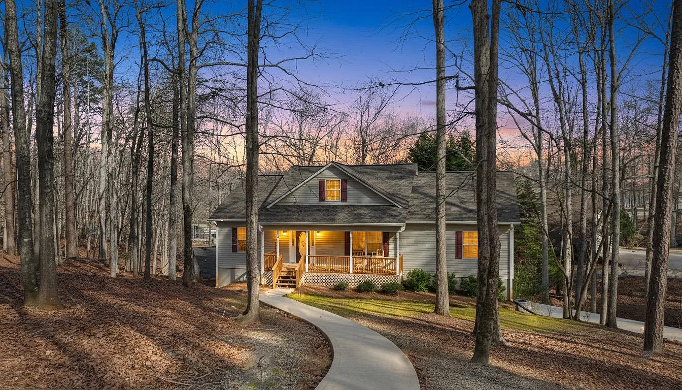 403 Long Shoals Dr photo 1