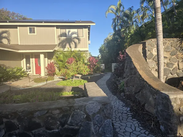 2736 Puu Hoolai St, Kihei, HI 96753