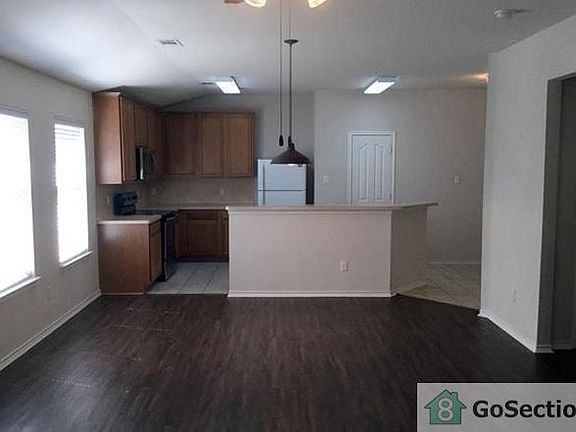 3rd image of 1404 Santos Dr