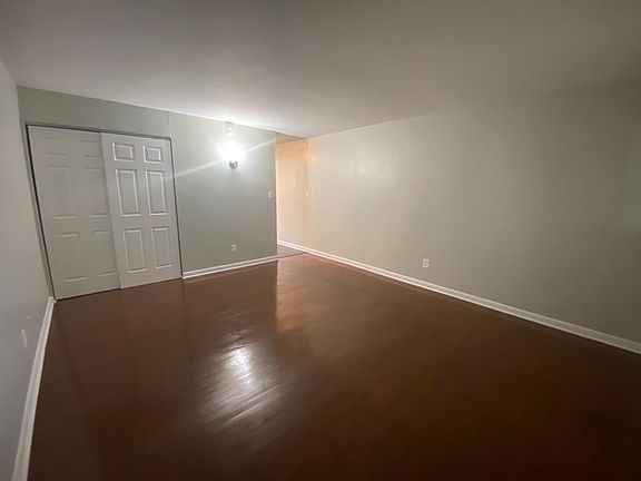 4th image of 315 Ballpark Dr #1-18
