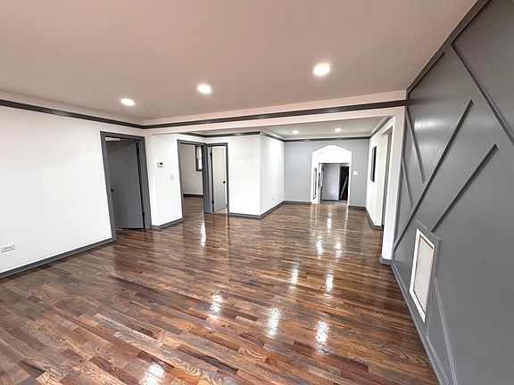 4th image of 25127 S Tryon St