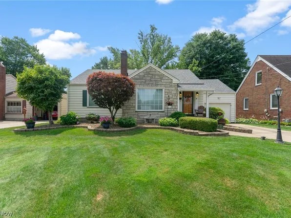 31 Island Dr, Poland, OH 44514