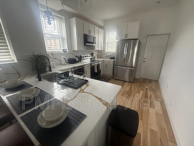1 bed, 1.0 bath, 800 sqft, $1,000 — Photo 3