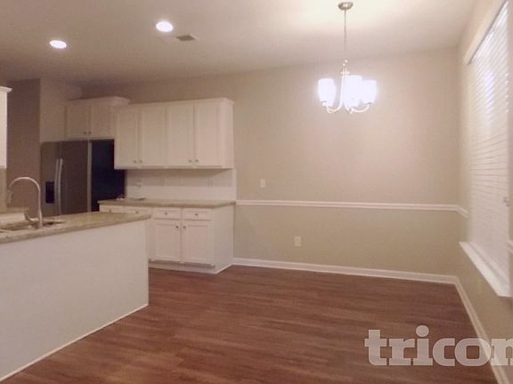 3rd image of 2300 Shady Dr