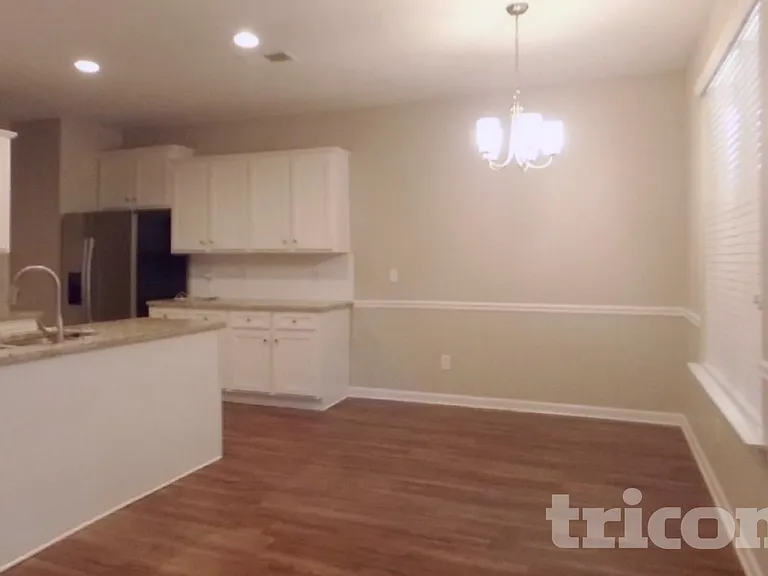 2300 Shady Dr — Photo 3
