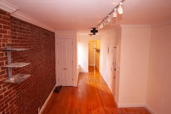 Rented by Batra Group Inc | media 7