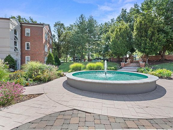 4th image of 7739 Kingsbury Blvd Unit 21