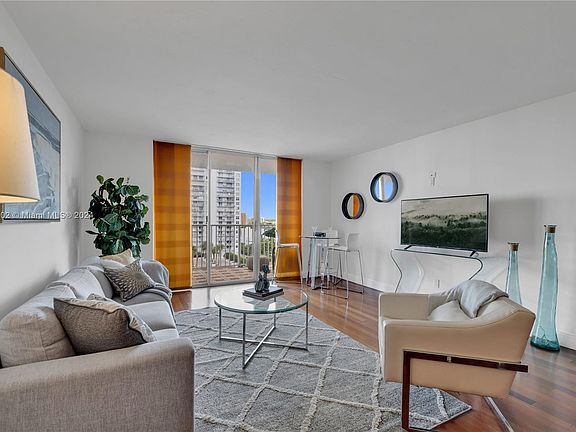 5th image of 2851 NE 183rd St APT 908E