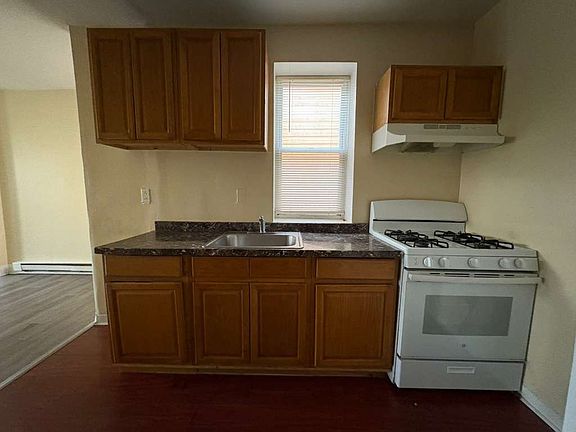 5th image of 72 Mill River St APT A